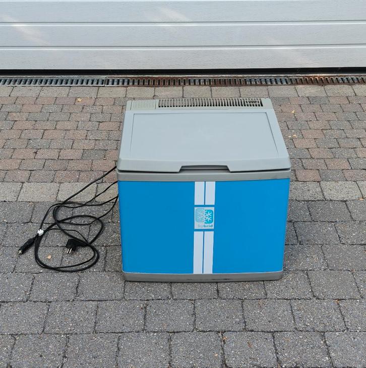 Mobicool frigo / vriezer - 40L  12V / 220V, Caravans en Kamperen, Koelboxen, Zo goed als nieuw, Koelbox, Ophalen