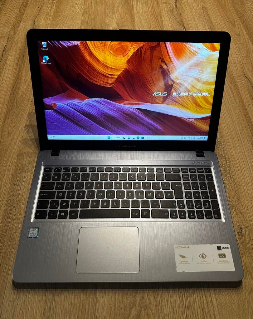 ASUS VivoBook 15 i5 8th Gen 8GB 256GB SSD + Oplader, 15 inch, 8 GB, Minder dan 2 Ghz, Ophalen of Verzenden