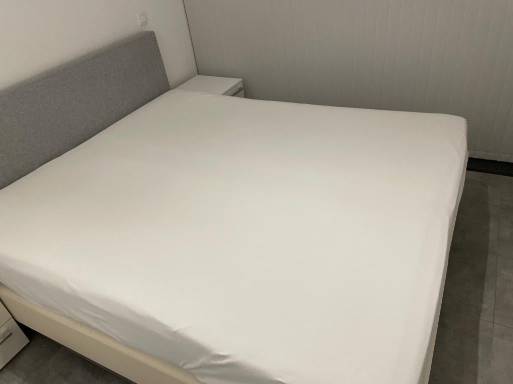 Dubbel Bed 180 breed en 210 lang, Ophalen, Gebruikt, Tweepersoons, 180 cm