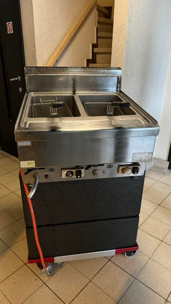 Friteuse, Enlèvement, Utilisé, Cuisinière, Friteuse et Grils