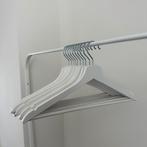 10 kleerhangers in wit (IKEA), Ophalen, Zo goed als nieuw, Hout
