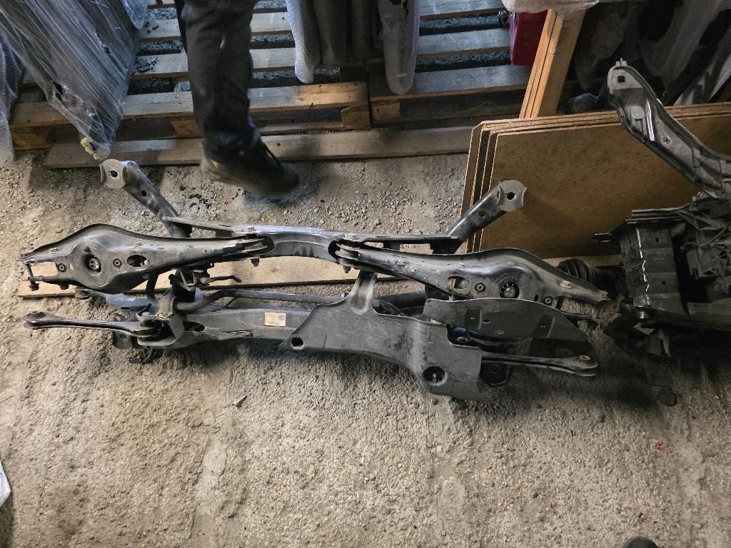 Berceau arriere Vw Passat B8, Enlèvement, Utilisé, Volkswagen