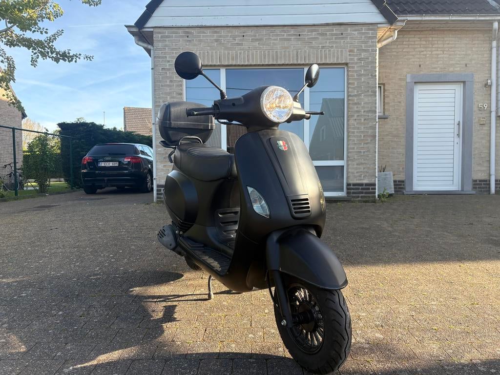 GTS Toscana Pure |2020| 1900km! Nieuwstaat, Fietsen en Brommers, Ophalen, Benzine, 50 cc, Klasse B (45 km/u)