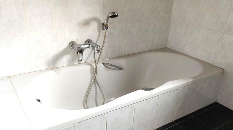 ++GRATIS++ Ligbad incl. Thermostatische kraan en handdouche, Bricolage & Construction, Sanitaire, Comme neuf, Baignoire, Enlèvement