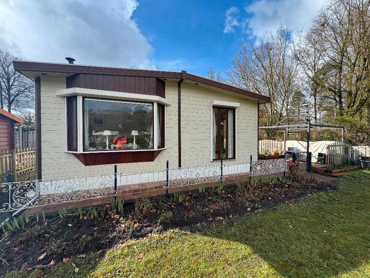 Luxe chalet op bos-camping in NL, Caravanes & Camping, Caravanes résidentielles, Enlèvement ou Envoi