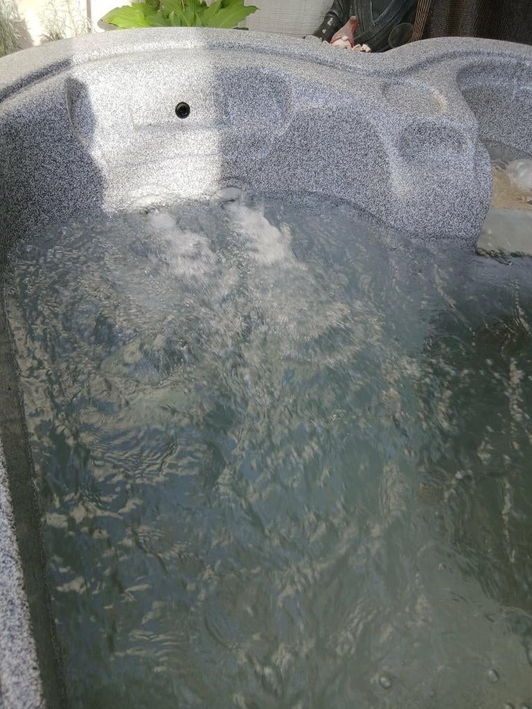 Jacuzzi, Ophalen, Gebruikt, Afdekzeil, Vast