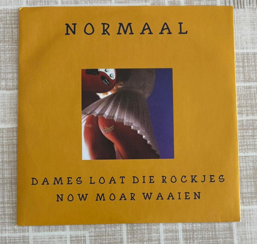 Normaal – Dames Loat Die Rockjes Now Moar Waaien (SV), Cd's en Dvd's, 7 inch, 2020 tot heden, Ophalen of Verzenden, Zo goed als nieuw