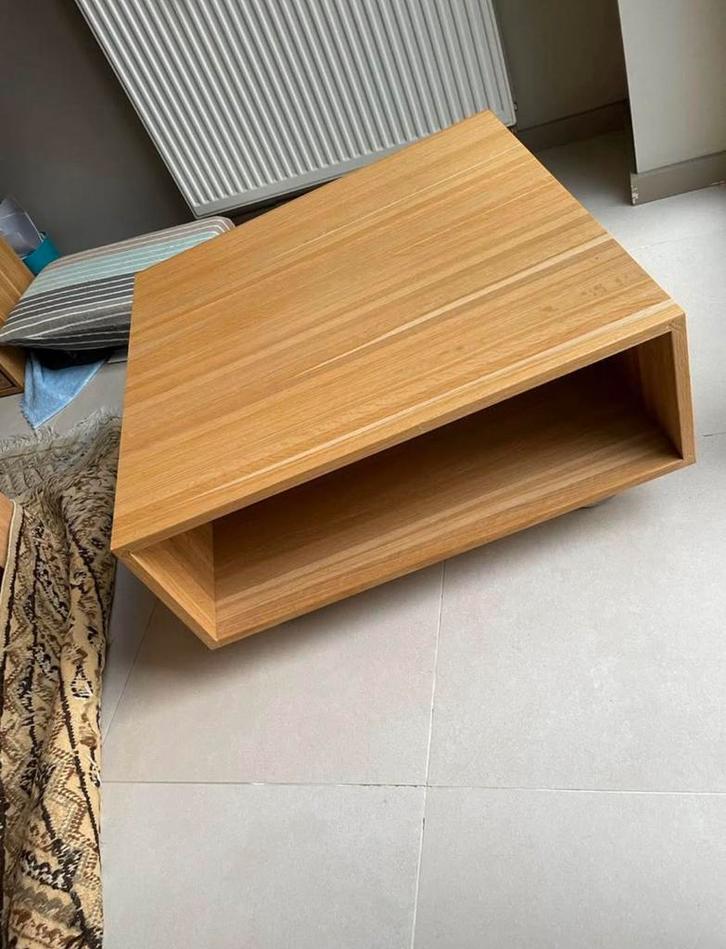 Superbe table de salon en chêne massif sur roulettes, Maison & Meubles, Tables | Tables de salon, Comme neuf, Enlèvement