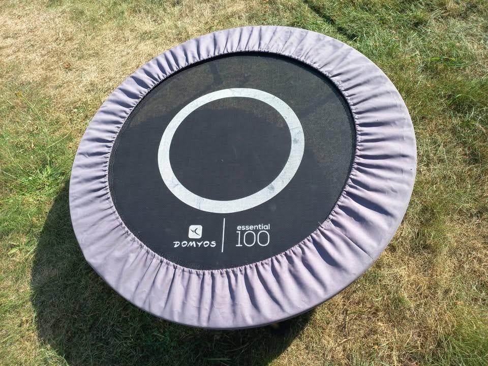 Trampoline 100cm de diamètre, Enfants & Bébés, Jouets | Extérieur | Trampolines, Enlèvement, Utilisé