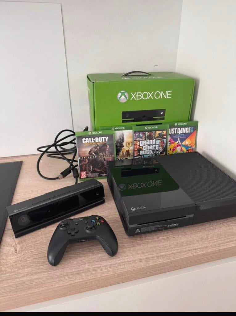 Xbox One 500GB met Kinect en 4 spelletjes, Games en Spelcomputers, Spelcomputers | Xbox One, Ophalen, Xbox One, Met 1 controller