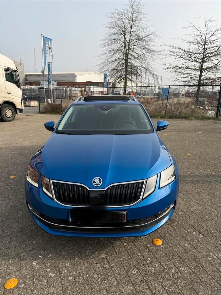 Skoda octavia aut 98dkm, Auto's, Skoda, Particulier, Octavia, Isofix, CNG (Aardgas), Euro 6, Break, 5 deurs, Automaat, Blauw, Zwart