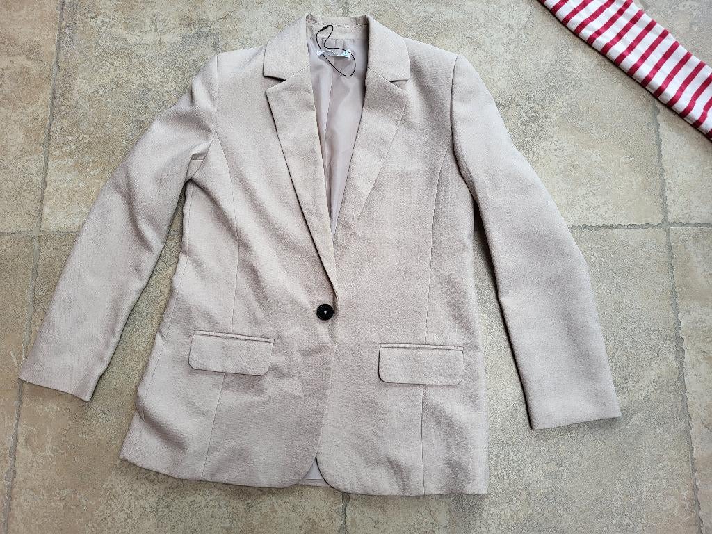 Mooie stijlvolle blazer mt 38, Kleding | Dames, Jasjes, Kostuums en Pakken, Maat 38/40 (M), H&M, Beige, Ophalen of Verzenden