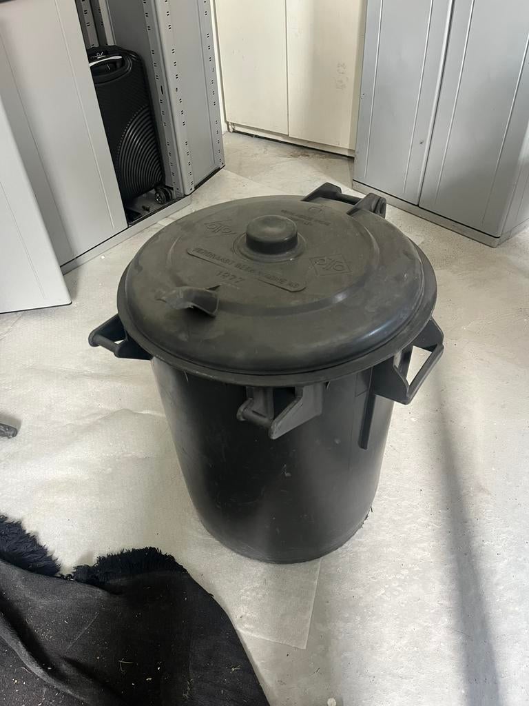 Bak, Huis en Inrichting, Woonaccessoires | Prullenbakken, Ophalen, Zo goed als nieuw