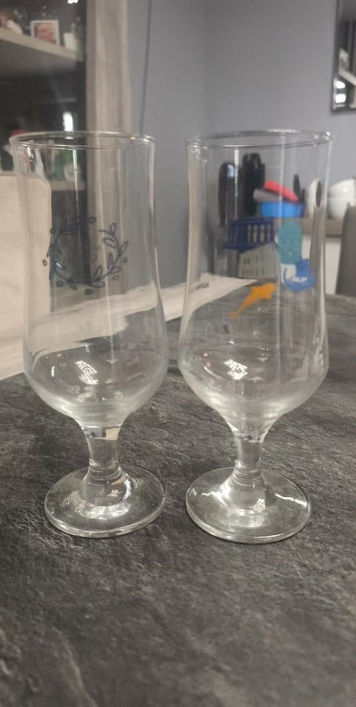 Verre a biere sur pied, Collections, Enlèvement, Utilisé