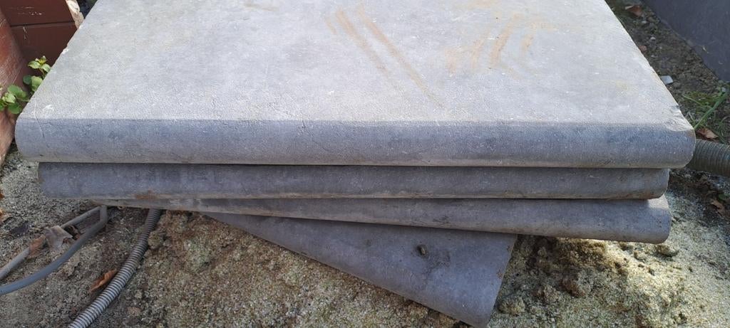 Nieuwe boordsteen zwembad, Ophalen