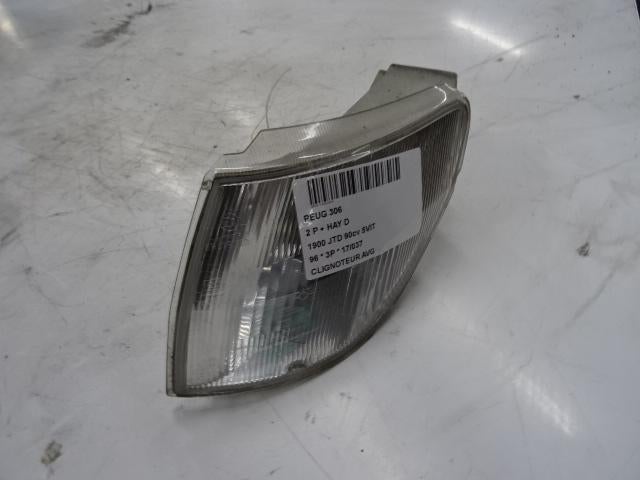 CLIGNOTANT AVANT GAUCHE Peugeot 306 (7A / C/S), Utilisé, Peugeot