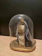 Madonna met kind onder glazen stolp, Ophalen, Zo goed als nieuw