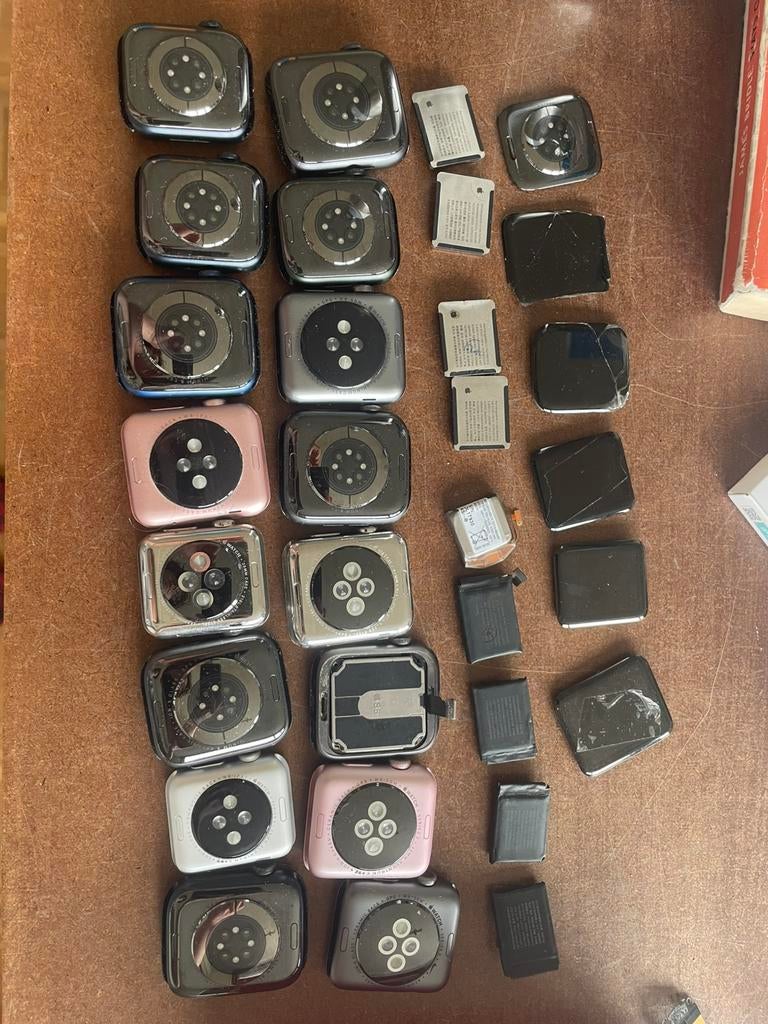 Grand lot de montres Apple cassées et de pièces, IOS, Utilisé, /, /