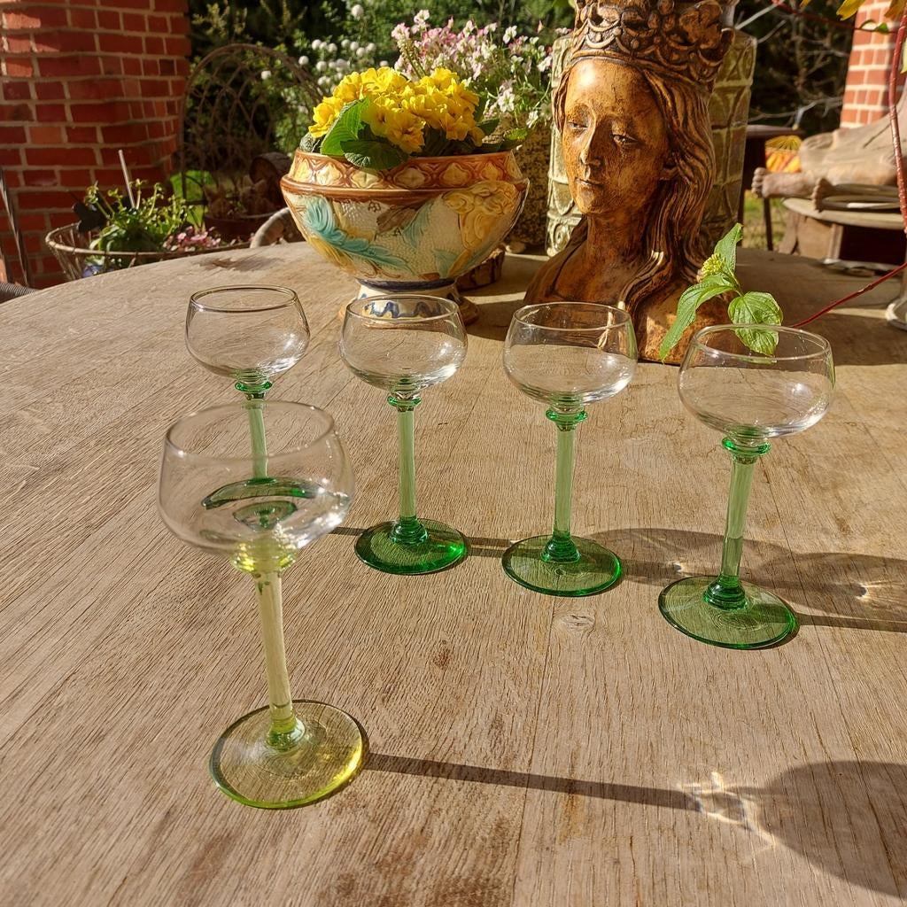 Verres uranium/Porto sur pied/4 verts/1 jaune/18 € pour 5, Enlèvement ou Envoi