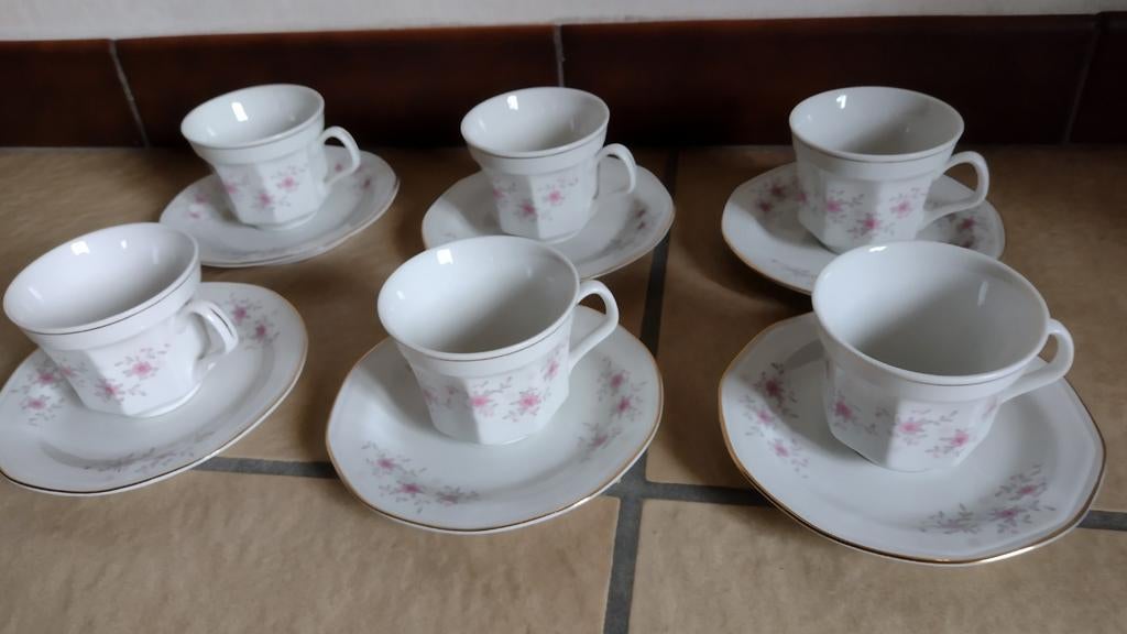 6 kopjes met schaaltjes, Ophalen