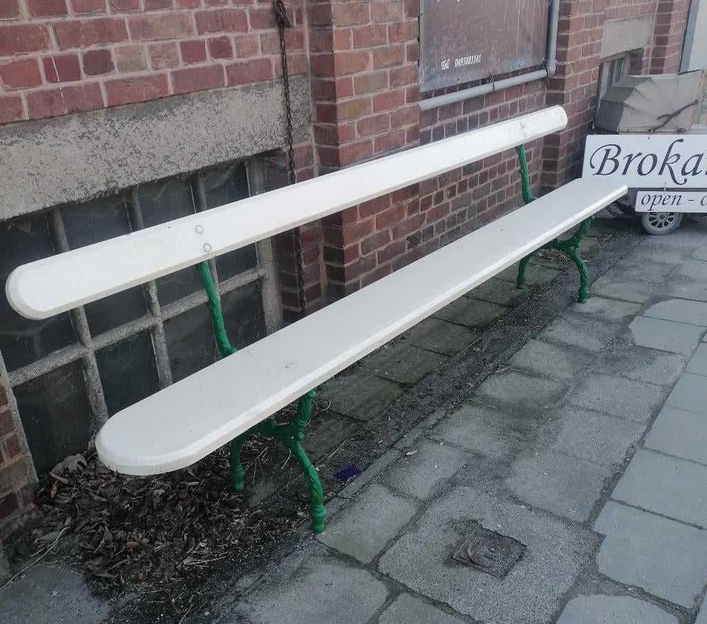 Banc de jardin de 3,00 m avec pieds en fonte, pin peint, Brokantiek, Doorniksesteenweg 410   8583  BOSSUIT, Utilisé, Bois