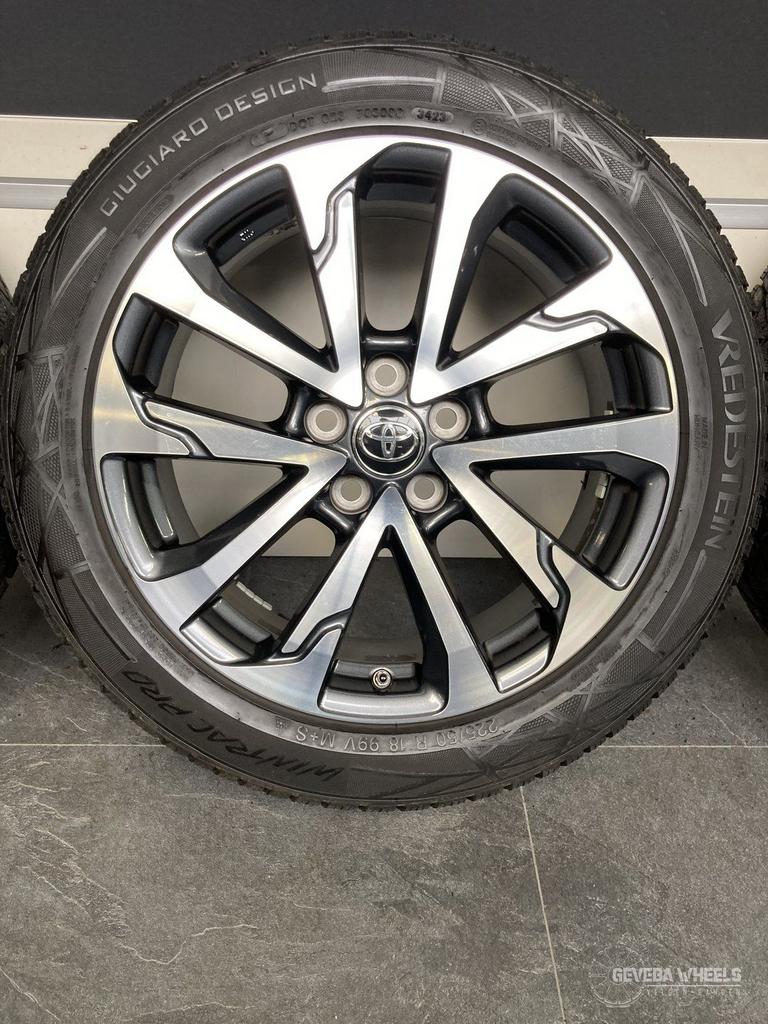 18” originele Toyota Corolla Cross velgen + winterbanden CJR, Autos : Pièces & Accessoires, Pneus & Jantes, Pneus et Jantes, Pneus hiver