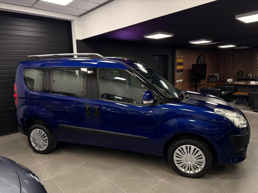 FIAT DOBLO 7 ZETELS 1.4 BENZINE 80.000 KM, Bluetooth, Euro 5, Blauw, 1400 cc