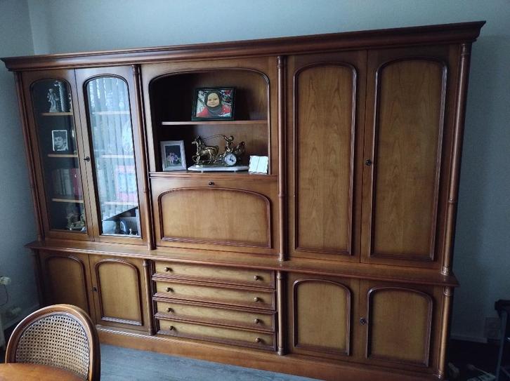 Kerselaar wandkast, Antiquités & Art, Antiquités | Meubles | Armoires, Enlèvement