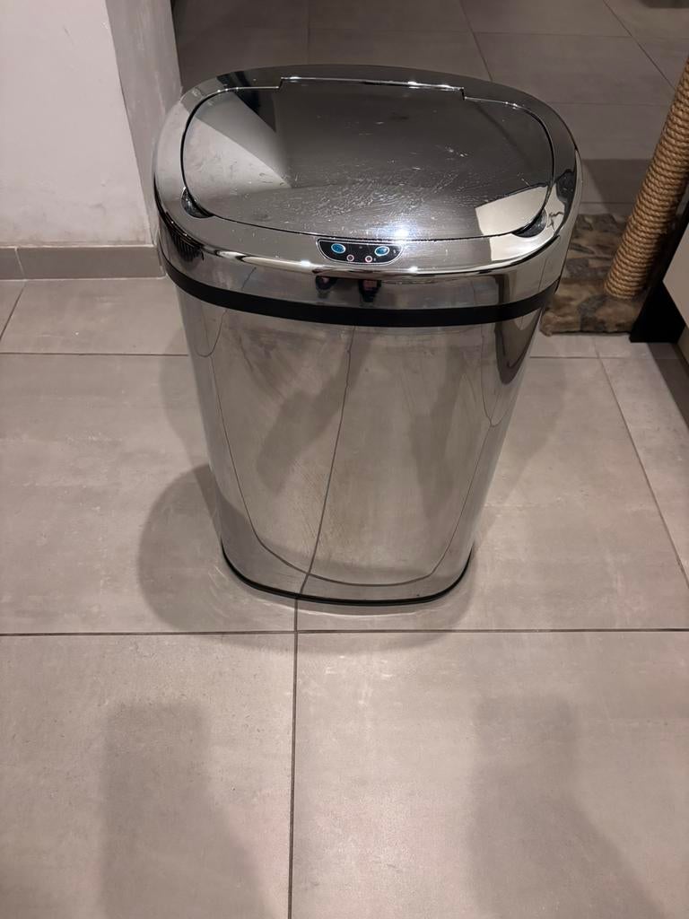 Vuilnisbak met sensor, 40 liter of meer, Ophalen, Gebruikt