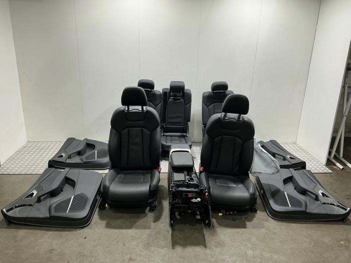 Kit revêtement (complet) d'un Audi Q7 (Q7 15-), Autos : Pièces & Accessoires, Habitacle & Garnissage, Audi, Utilisé, 12 mois de garantie