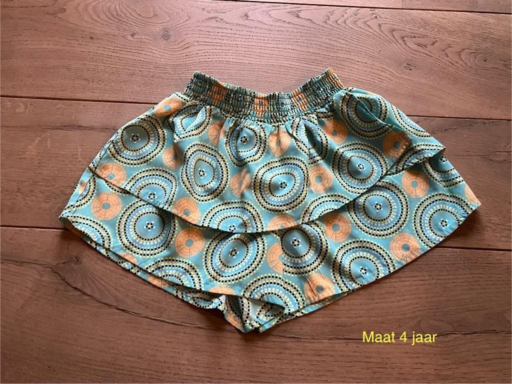 Short - Maat 4 jaar, Kinderen en Baby's, Kinderkleding | Maat 110, Ophalen of Verzenden, Gebruikt, Meisje, Broek