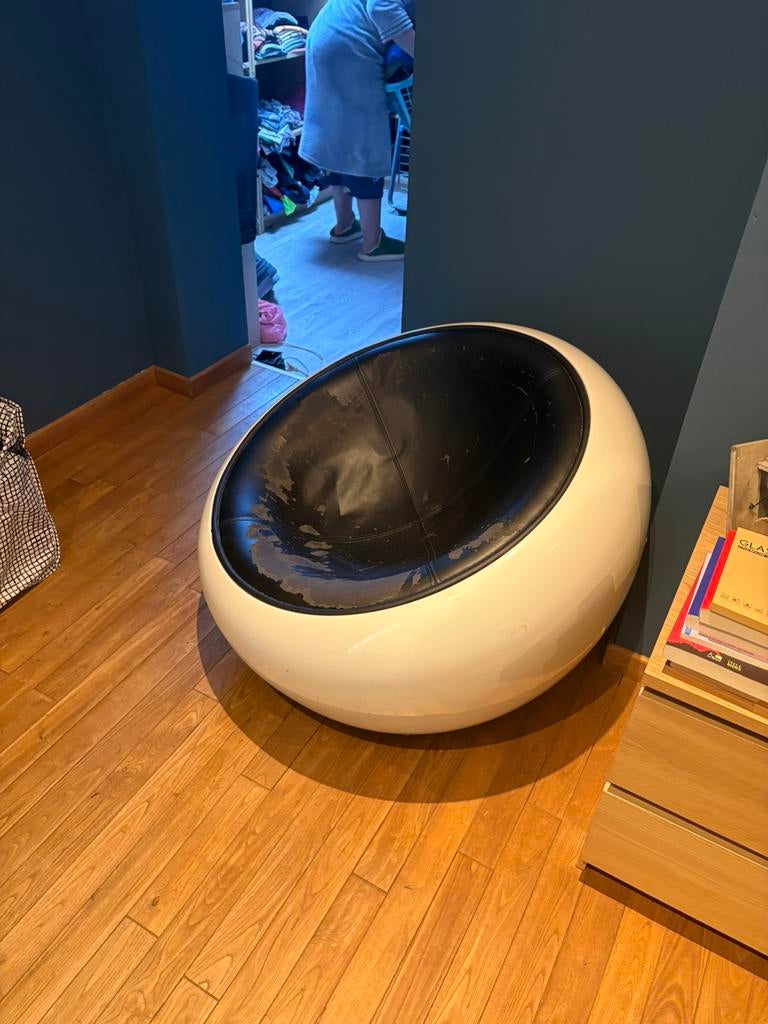 Fauteuil boule blanc, Enlèvement, Utilisé, Cuir