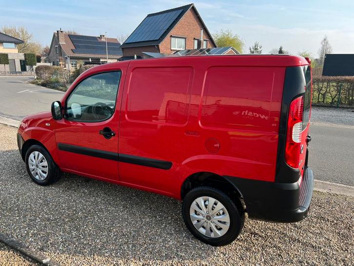 Fiat doblo 1.3mulijet lichte vracht blanco gekeurd carpass, Autos, Camionnettes & Utilitaires, Particulier, Fiat, Diesel, 4 portes