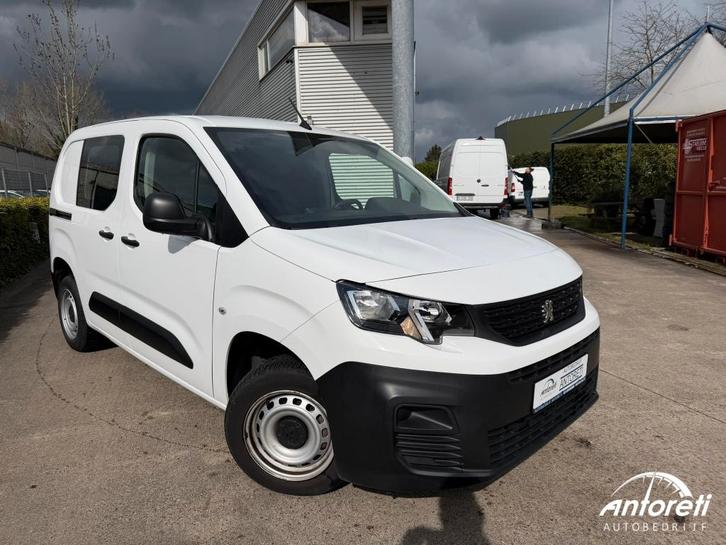 Peugeot Partner 1.2 PureTech L1 Light Pro S/S(EU6.3), Auto's, Peugeot, Bedrijf, Te koop, Partner, ABS, Airbags, Bluetooth, Boordcomputer