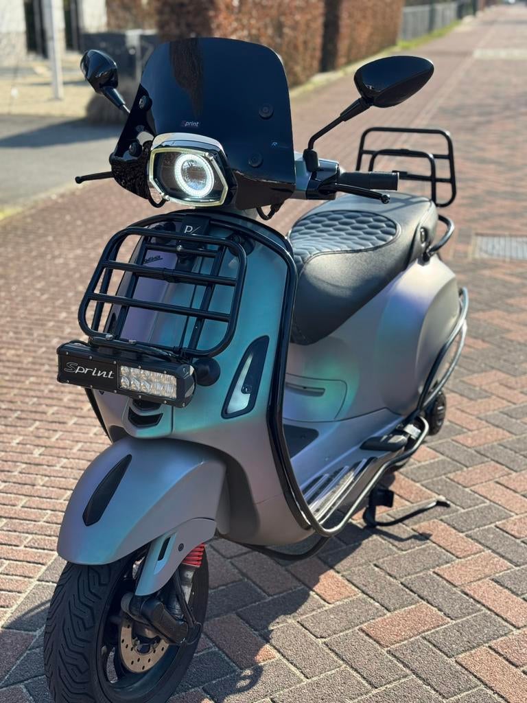 Vespa sprint, Ophalen of Verzenden, Zo goed als nieuw