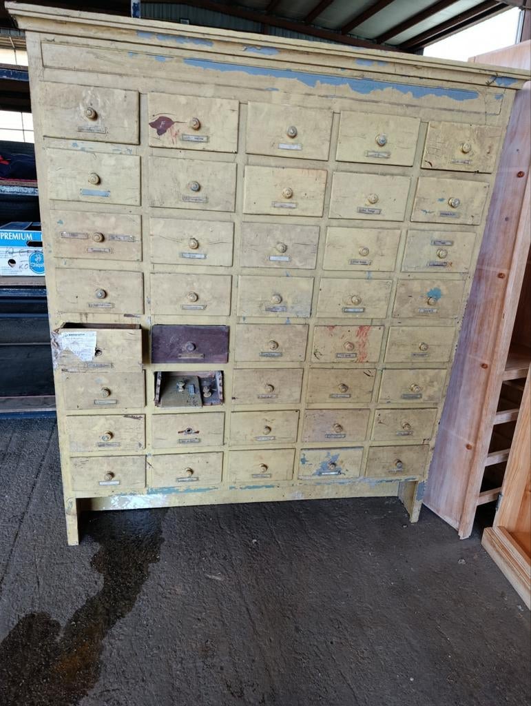 Magnifique ancien meuble à tiroirs de quincaillerie, Enlèvement