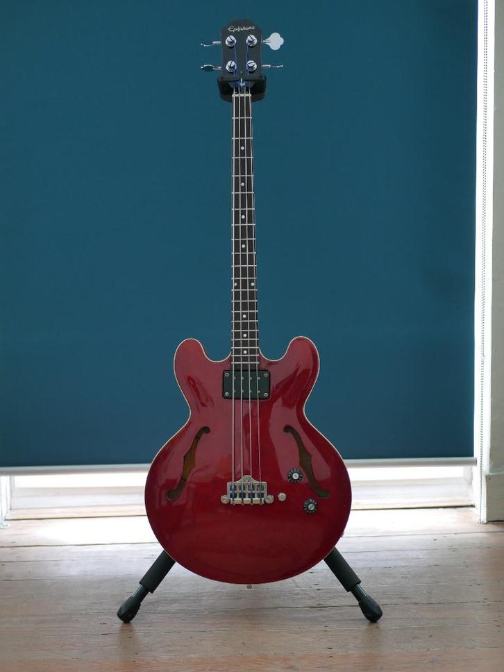 Epiphone bass Rivoli reissue Koréa, Muziek en Instrumenten, Snaarinstrumenten | Gitaren | Bas, Zo goed als nieuw, Elektrisch, Ophalen