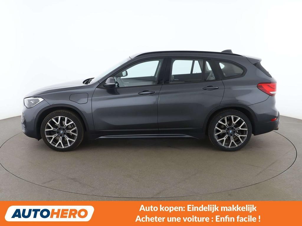 BMW X1 xDrive 25e Sport Line (année de construction 2021), Argent ou Gris, 42 g/km, 1820 kg, 5 portes
