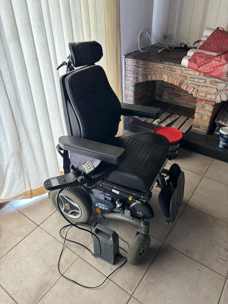 electrische rolstoel / rollator, Ophalen, Zo goed als nieuw