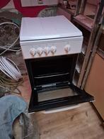 Gasvuur, Elektronische apparatuur, Fornuizen, Ophalen, 4 kookzones, Zo goed als nieuw, Gas