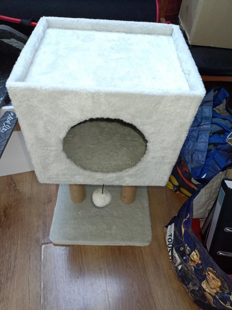 Krabpaal/huisje kat nieuw, Ophalen