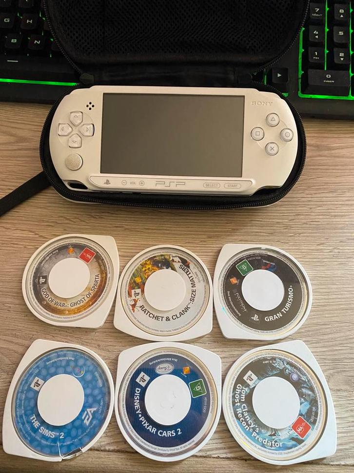 PSP BLANCHE + 32 jeux PACK ULTIME, Consoles de jeu & Jeux vidéo, Consoles de jeu | Sony PSP, Utilisé, PSP, Blanc, Avec jeux, Enlèvement ou Envoi