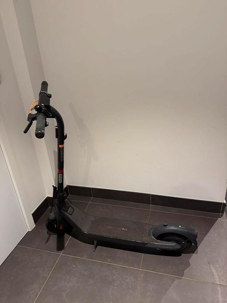 Elektrische step E2 pro, Fietsen en Brommers, Steps, Zo goed als nieuw, Elektrische step (E-scooter), Ophalen