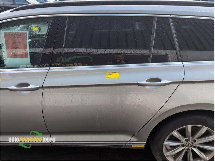 Portier 4Deurs links-achter van een Volkswagen Passat (LB7W), Gebruikt, -, -, -