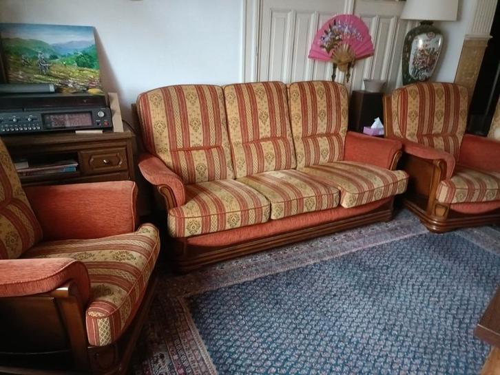 Lot canapés à donner ( 3 places et 2 x 1 place), Maison & Meubles, Canapés | Salons, Utilisé, Banc droit, Bois, Tissus, Enlèvement