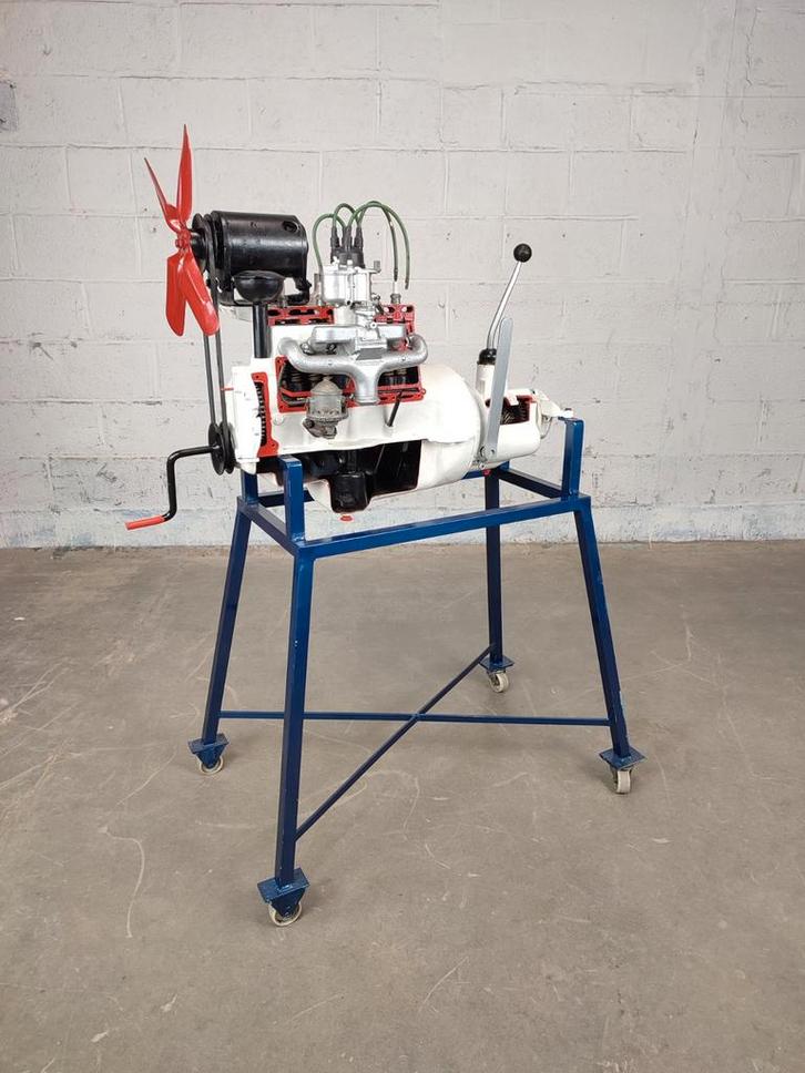 Grote didactische motor 1950's Ford, Antiek en Kunst, Curiosa en Brocante, Ophalen