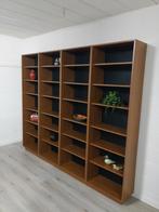 Vintage mid century boekenkast | wandkast, Huis en Inrichting, Kasten | Boekenkasten, Ophalen, Zo goed als nieuw