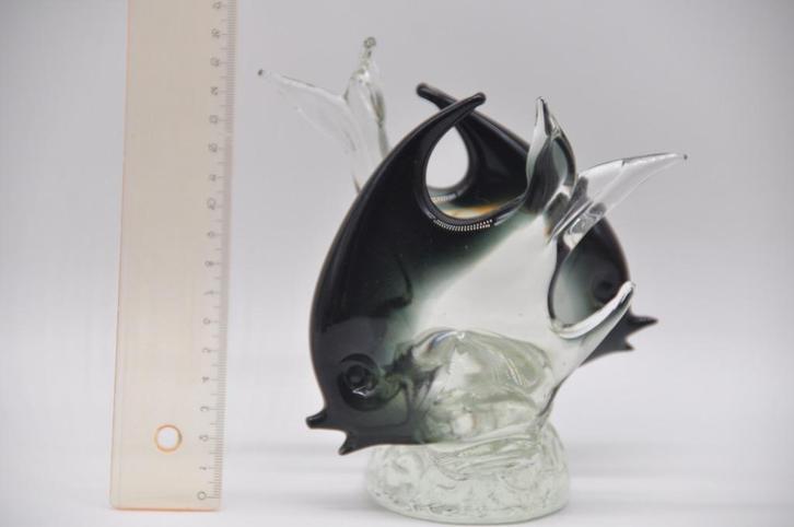 Decoratief beeldje van vissen - murano? - zwart wit, Antiek en Kunst, Antiek | Glaswerk en Kristal, Ophalen of Verzenden