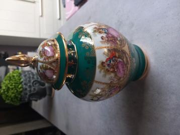 vaas  beschikbaar voor biedingen