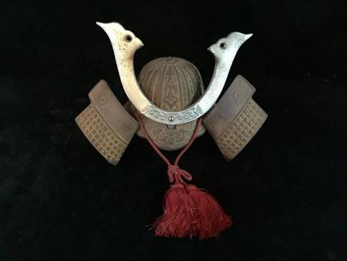 Casque de samouraï japonais vintage KABUTO H:30cm Okimono In, Antiquités & Art, Antiquités | Outils & Instruments, Enlèvement ou Envoi